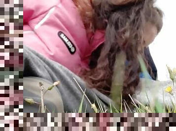 Escursionista si ferma a succhiarmi il cazzo. Blowjob in mezzo alla natura