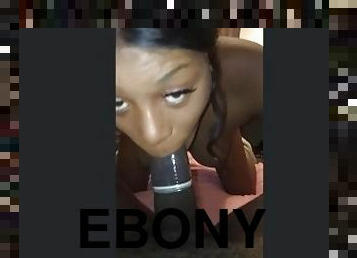 Sexy Ebony sucking dick
