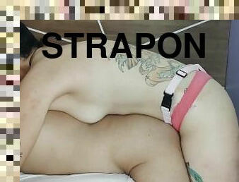 strapon, igračke, kućni-uredak, krempita, par, u-troje, fetiš, biseksualci, femdom, grub