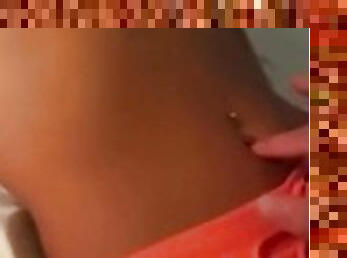 She has an orgasm while I finger her navel
