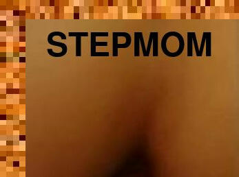 Horny stepmom wants her stepson in her ass. stepmom seduces to anal fuck. Madrastra follar analmente