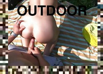 Hot fuck and squirt outdoor