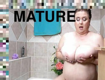 Mature Bbw Ivana Needs Getting Off In The Bathroom