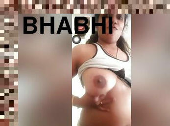 Today Exclusive- Lankan Bhabhi Showing Her Boobs On Video Call