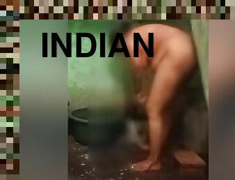 Desi Indian Girl Bathing Video