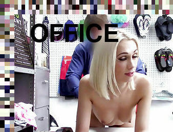 capra, birou-office, adolescenta, star-porno, chilotei, pe-fata, blonda, futai, naturala, pirsing