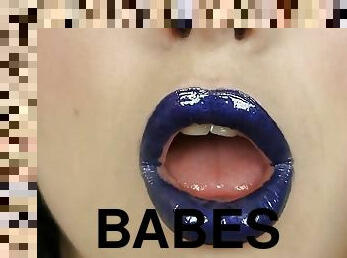 Very kissable blue lips: softcore video