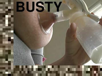 Busty MILF Katerina milking her big boobs - fetish lactation