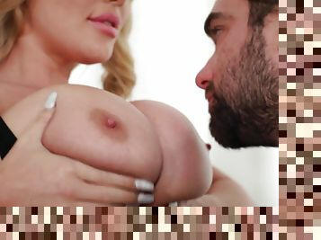 Savannah Bond offers his her huge boobs!