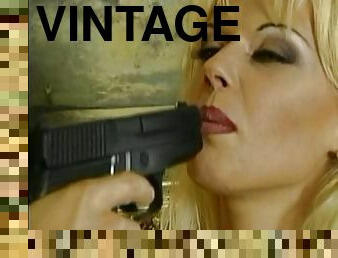 Kelly Trump sizzling blondie vintage porn clip