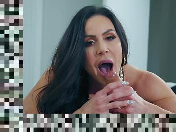 Glamour Mommy Kendra Lust Teases Long Dick Of Her Stepson