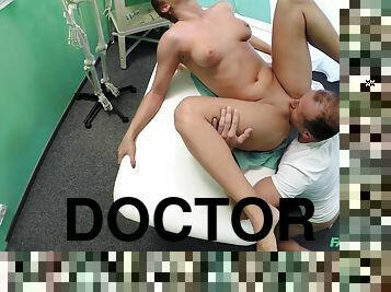 Gorgeous Redhead Prescribed Knob By Her Doctor