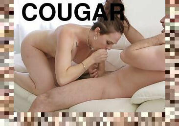 Luxurious Raven Haired Cougar Gives Amazing Blowjob