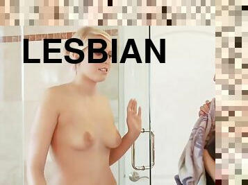 lesbian-lesbian, berciuman, pacar-perempuan, pertama-kali, berambut-pirang, cantik, berair