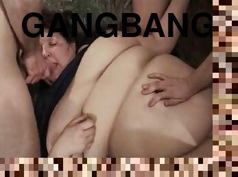 SBBW brunette gangbanged