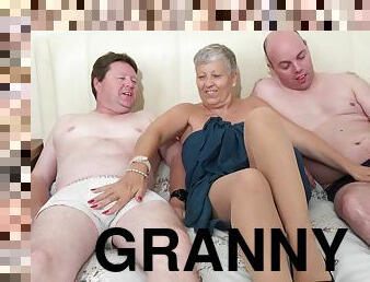 nagymell, kövér, nagymama, öreg, orgia, érett, nagyi, anyuci, csoportos, nagytestű