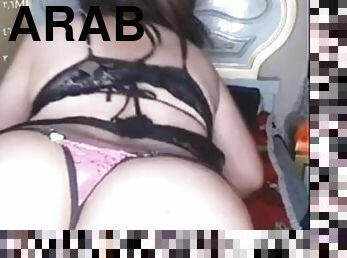 Arab boobs