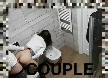 Sexe A Trois Au College Avec Un Couple Amateur Baisant Dans La Salle De Bain Avec Un Ami Present - Homemade