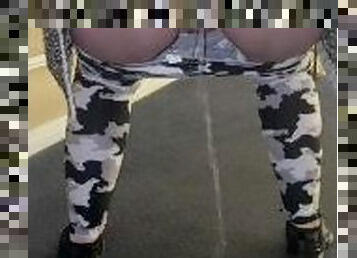 Naughty Pee Pregnant Milf Arctic-Camouflage Leggings Piss On Carpet