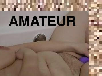 kylpy, isot-tissit, masturbaatio, amatööri, milf, lelu, blondi, luonnollinen, soolo