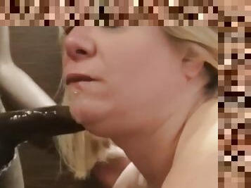 Blonde milf recieves bbc throatpie