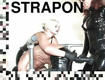 strapon, milf, bdsm, trekant, cfnm, fetisj, latex, dominans, støvler, femdom