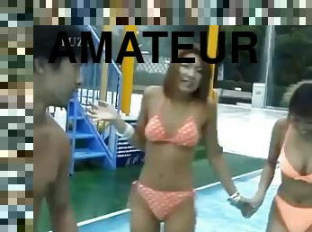 May sakurai and girls are hit in the pool
