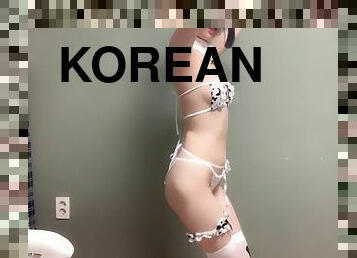 Korean teen loves to show off her sexy body