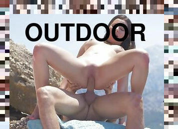 Girl tries the long dick in outdoor scenes