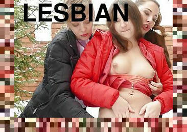 Aroused females share ripe pussy in raw lesbian home trio