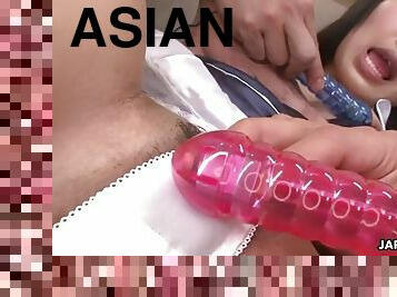 Obedient asian kitty satomi kirihara squirts hard with helping hands of pervy guys