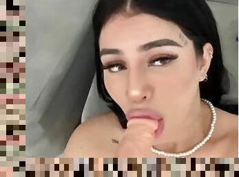 blowjob-seks-dengan-mengisap-penis, remaja, mainan, latina, deepthroat-penis-masuk-ke-tenggorokan, teransang, 18-tahun, alat-mainan-seks, kecil-mungil, berambut-cokelat