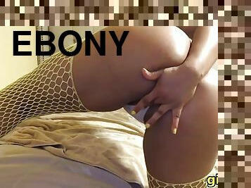 Horny ebony loves twerking on webcam