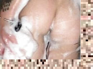 Hot shower with squirt ????
