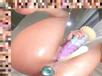 Hot Babe Stimulates her Pink Pussy with an Unicorn Dildo & Explosive Squirt