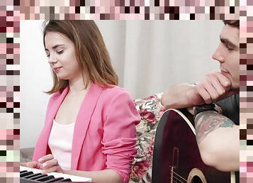 18videoz - Bella Gray - Music lesson butt fucking with tutor