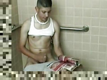 en-plein-air, public, amateur, ejaculation-sur-le-corps, gay, ejaculation, toilette