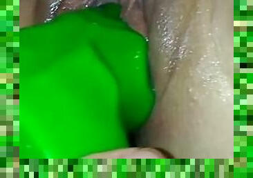 Lady loose smash hulk dildo