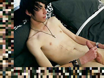 Emo boy is a skinny masturbating cutie