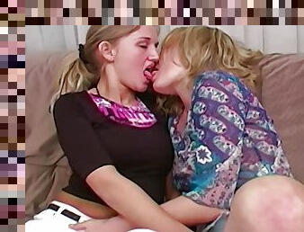 Two German babes eating each others pussies in the living room