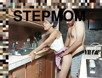 I Fuck My Stepmom In The Kitchen While Daddy Is In The Room