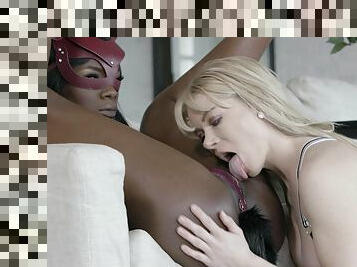 Ana Foxxx and Serene Siren's outstanding interracial lesbian hookup