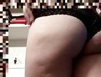 Want me to show you my ass? (Full Vid on OF- laylalucis)