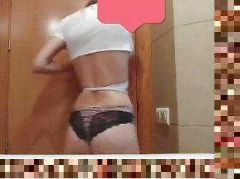 Espia mi juego humedo, mi jefe me quiere follar y me preparo para él. #exhibicionista_amateur.