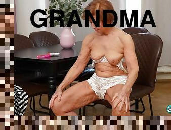 72 year old grandma Romana fucks herself