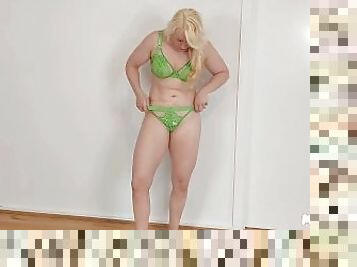 mammine-mature, mamme, mutandine, bionde, biancheria-intima, bikini