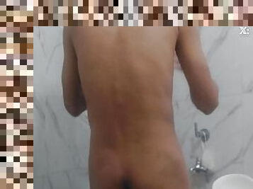 asiatiche, bagno, amatoriali, gay, feticci, doccia, solitari, minuscole, tatuaggi, peni