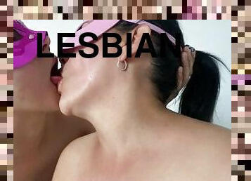 amatööri, lesbo-lesbian, pov, suuteleminen, suihinotto-sucking